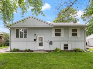 1330 Dorene Blvd, Carter Lake, IA 51510