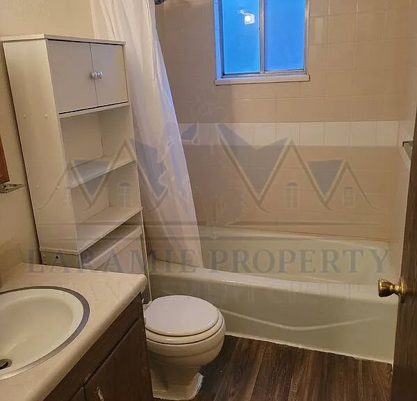 708 Downey St #10 — Photo 11