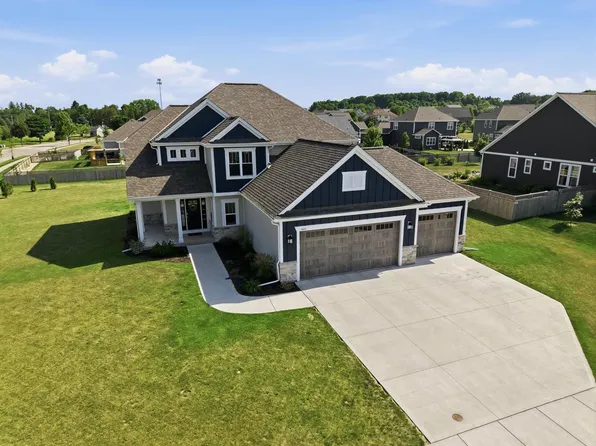 1079 Winterberry LANE, Grafton, WI 53024