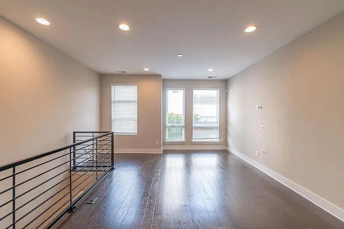 439 Southend Crossing Ln — Photo 8