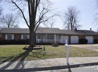 1444 E Division St, Bolivar, MO 65613