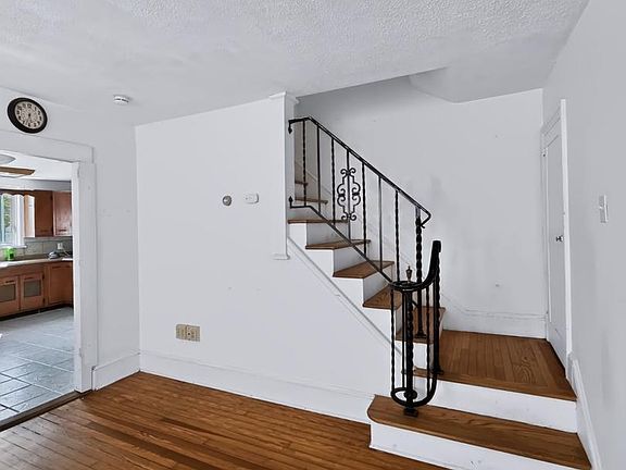 5th image of 216 N Main St