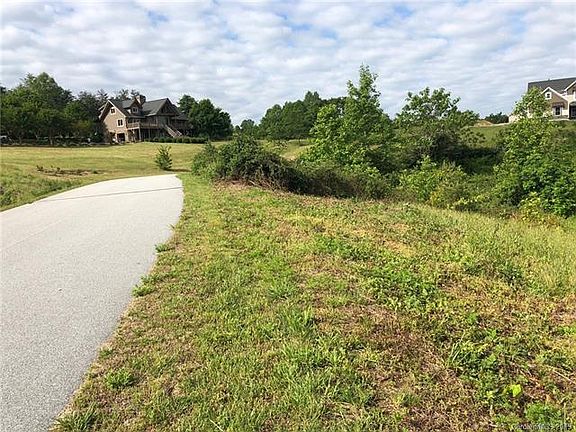 5th image of 526 Summer Orchard Dr