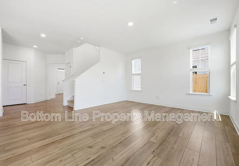 24 Blackthorn Ln — Photo 48