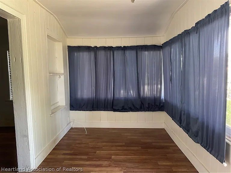 100 Gwen Hill St — Photo 5