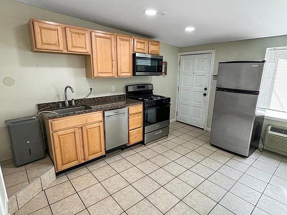 2nd image of 1436 Light St