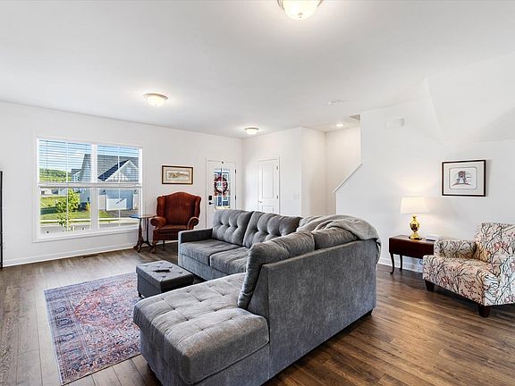 3rd image of 3004 Deptford St