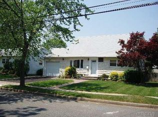 376 Perkins Ave, Oceanside, NY 11572