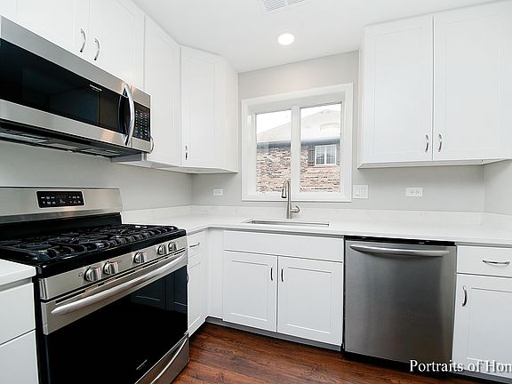 5th image of 137 Stanhope Dr Unit D