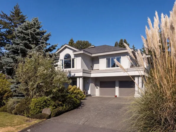 2980 Sea View Rd, Saanich, BC V8N 1L1