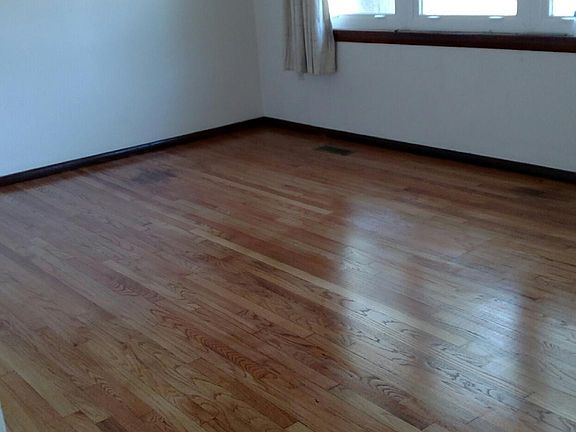 LIVING ROOM HARDWARE FLOORS