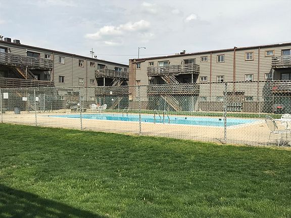 2nd image of 3623 N Sterling Ave APT B14