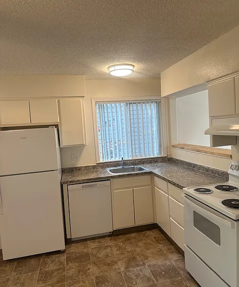 Cedar Terrace Apartments — Photo 7