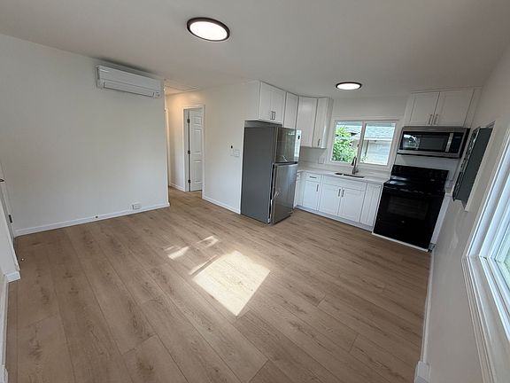 3rd image of 735 Isenberg St #739
