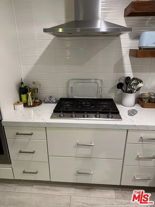 2 bed, 1.5 bath, 1007 sqft, $6,450 — Photo 4