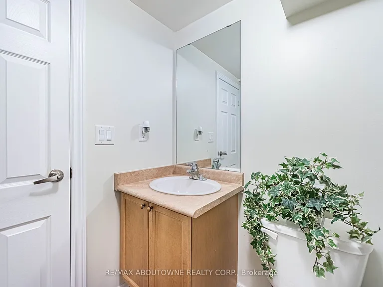 3221 Erin Centre Blvd #BASEMENT — Photo 28