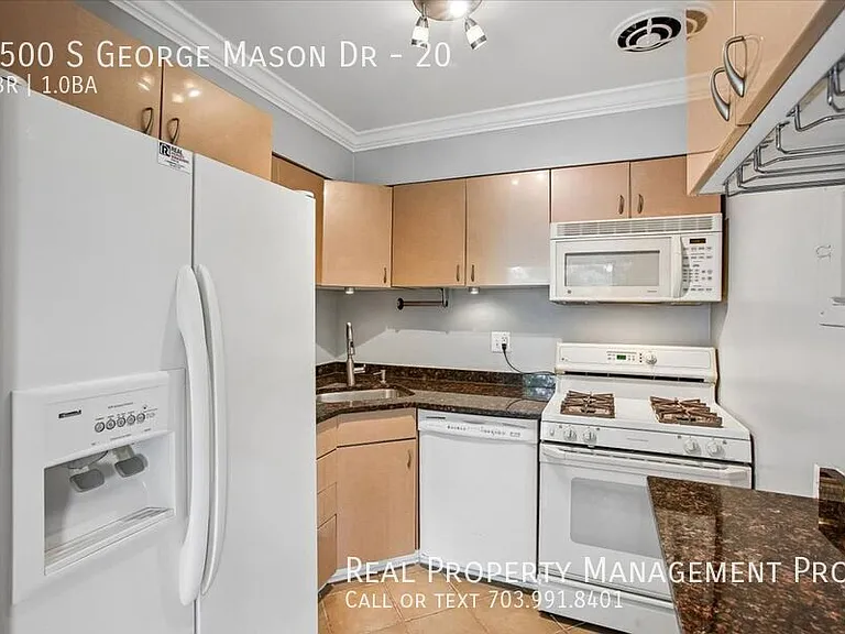 1500 S George Mason Dr #20 — Photo 9