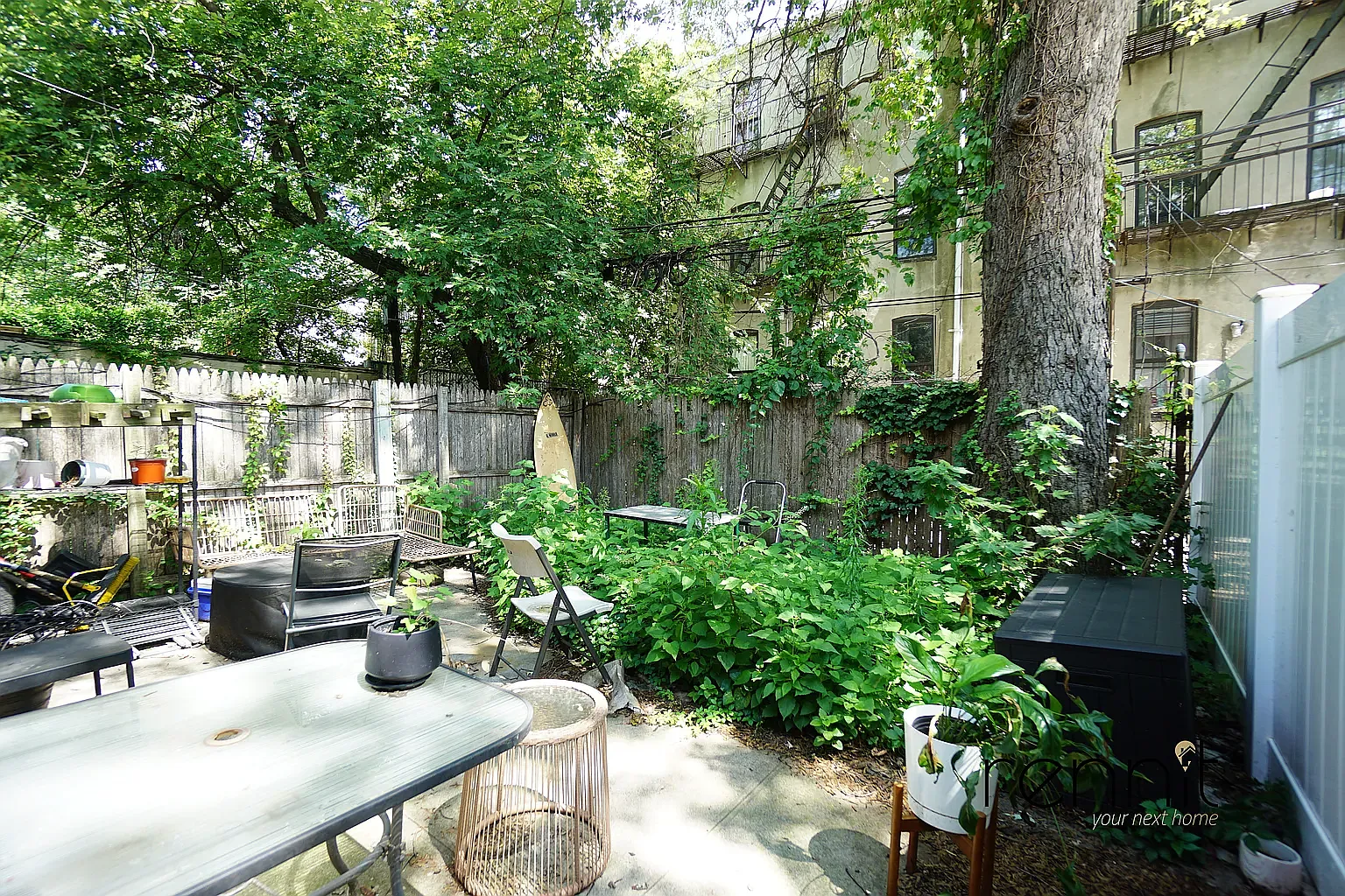 1160 Halsey Street — Photo 1