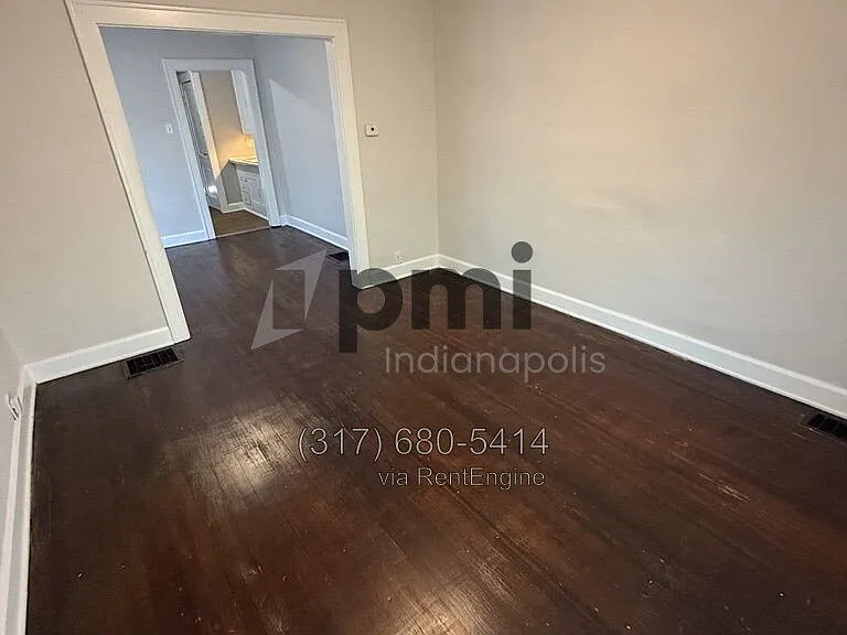 943 N Drexel Ave — Photo 23