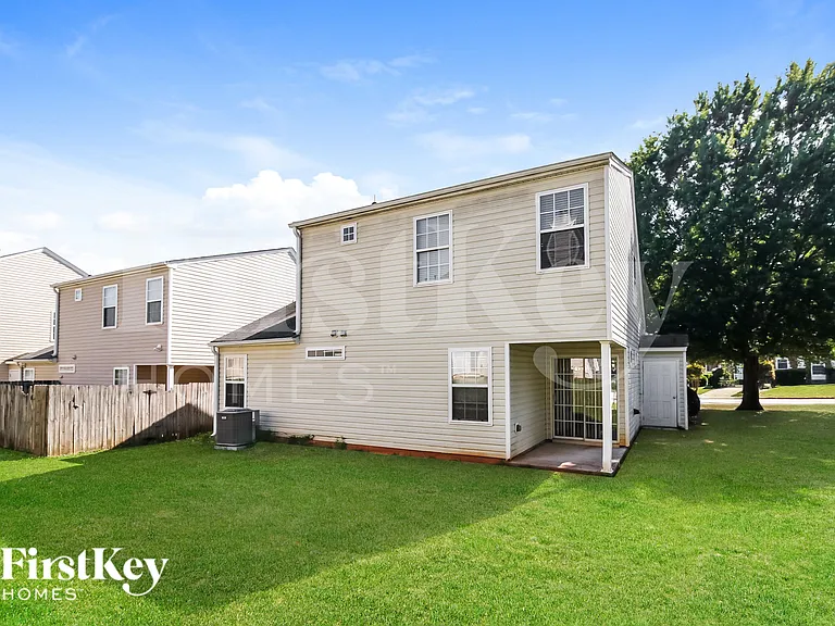 3080 Lakeside Cir — Photo 18