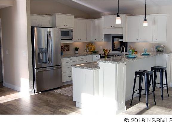 3rd image of 822 Flounder Ave