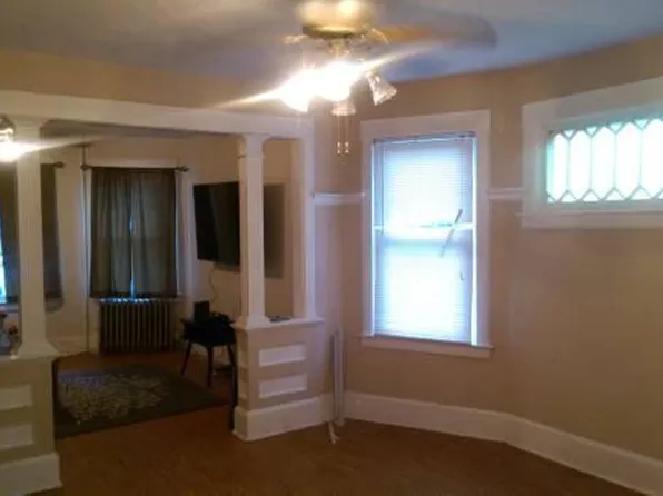 12 Pearl St, Staten Island, NY 10304