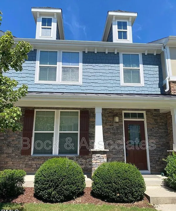 2412 Historic Cir