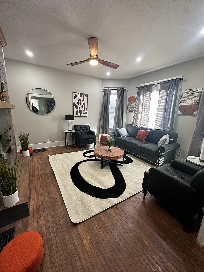 810 N Madison St #1 photo 1