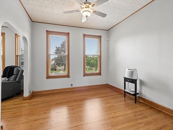 4th image of 6517 N Sayre Ave