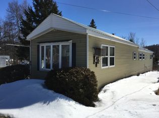 89 Colebrook Rd, Errol, NH 03579