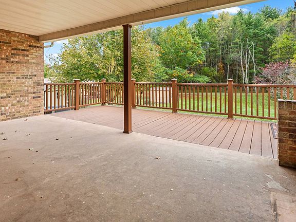 5th image of 531 East Dr