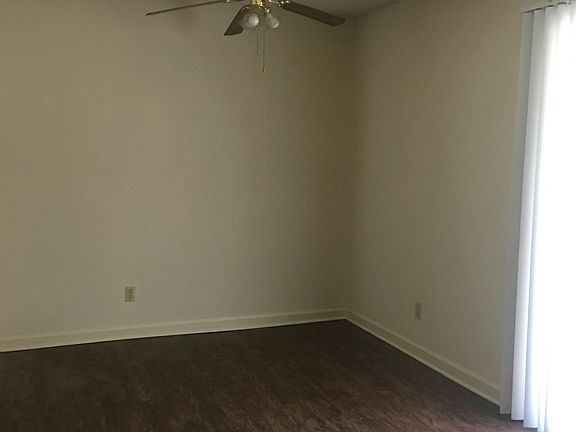 4th image of 9019 Countryside Ln APT A