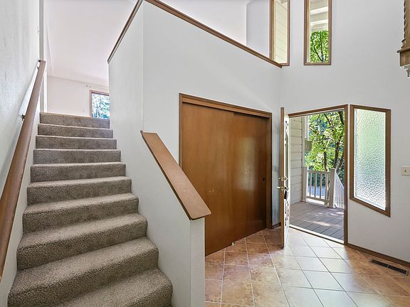 5th image of 2216 Dublin Dr NW