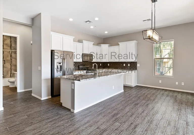 888 N Imperial Pl — Photo 5