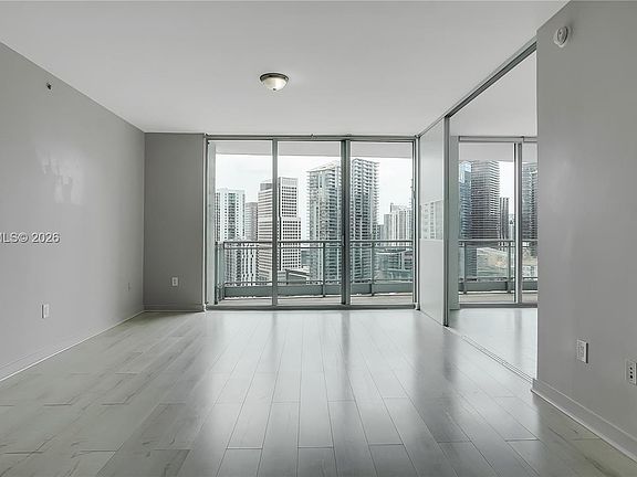 5th image of 90 SW 3rd St APT 3003