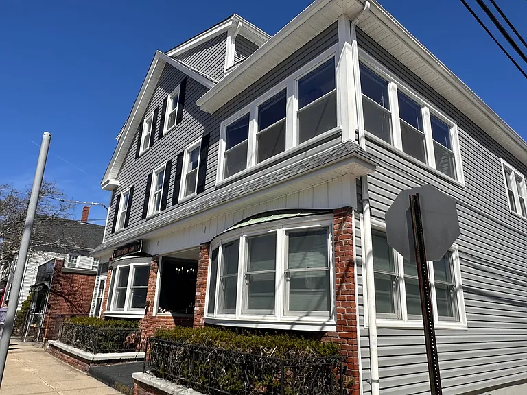346 Wood St #1 — Photo 1