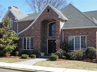 1130 Crescent Way, Fort Lee, NJ 07024