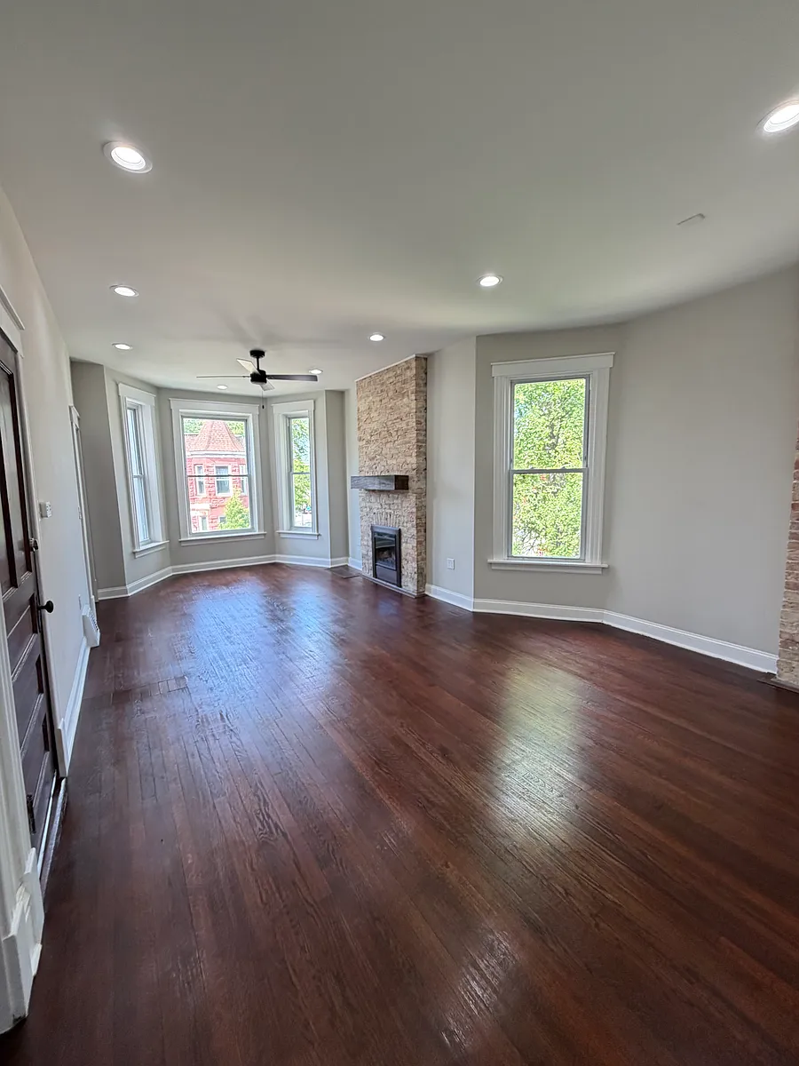 Building Photo - 3507 W Walnut St #2