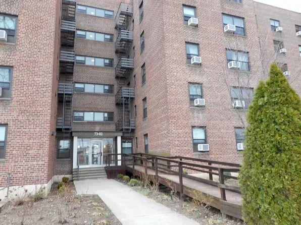 73-03 Bell Blvd #2P, Oakland Gardens, NY 11364