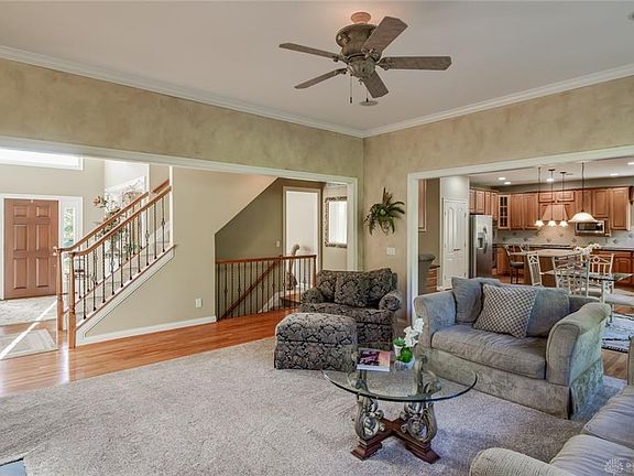 5th image of 7071 Larkspur Ln