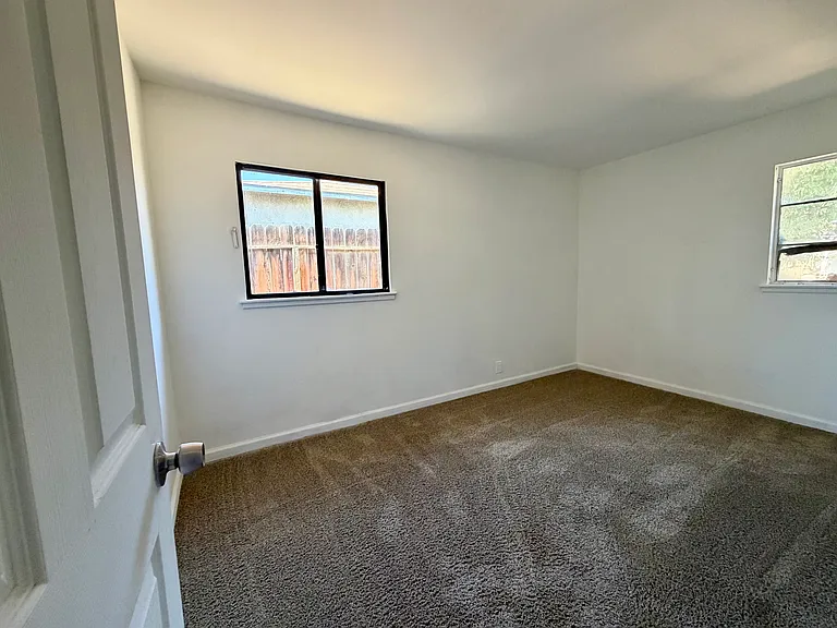 2617 Mirador Dr — Photo 11