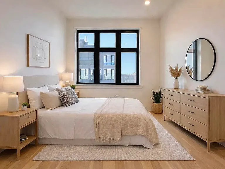 818 Lexington Ave #3E — Photo 4