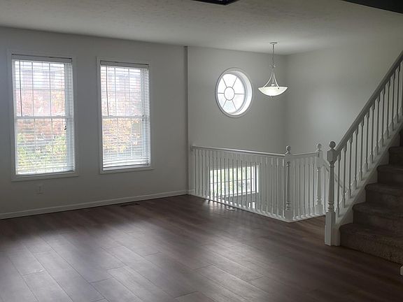 5th image of 401 Autumn Dr