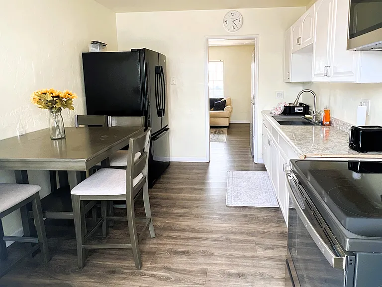 3002 E McKinley St #6 — Photo 6