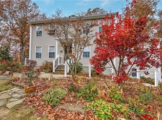 10 Ferrer Rd, Johnston, RI 02919