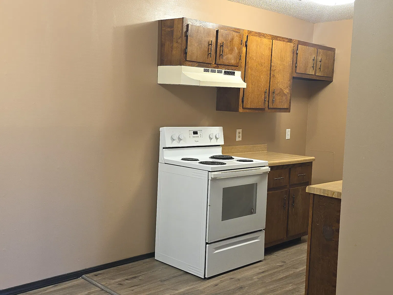 518 Bartlett St — Photo 3