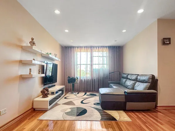 2717 East 28th Street image 1 of 22