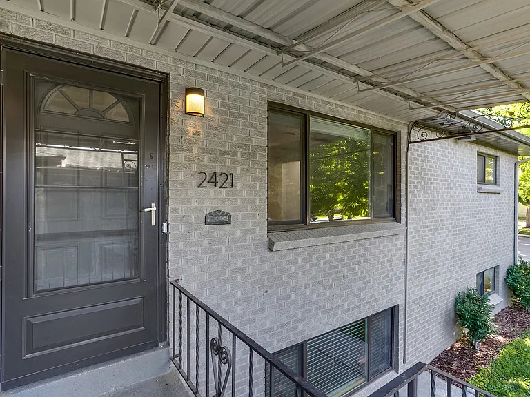 2421 S Gaylord St — Photo 14