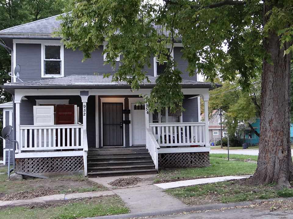 1st image of 952 Woodlawn Ave