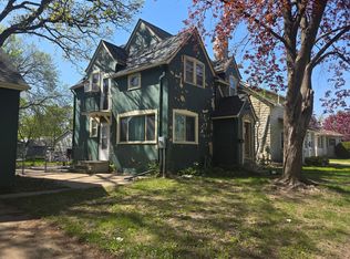 307 9th St NW, Austin, MN 55912